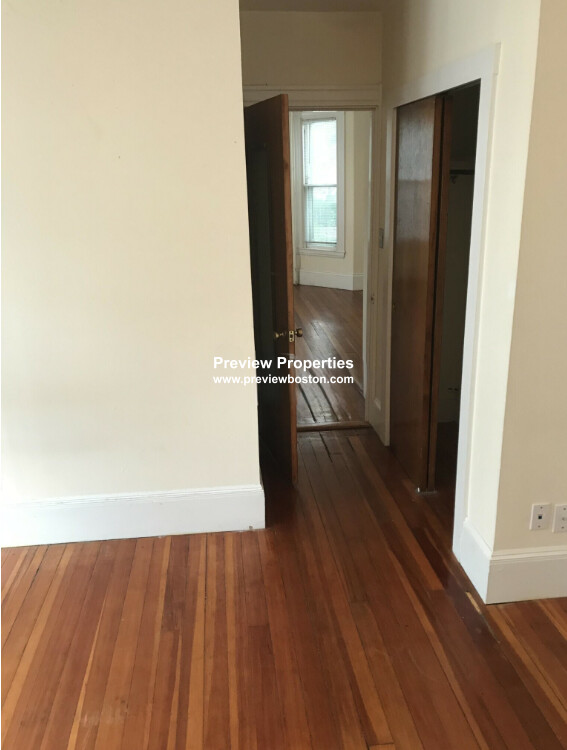 379 Harvard St, Mid-Cambridge