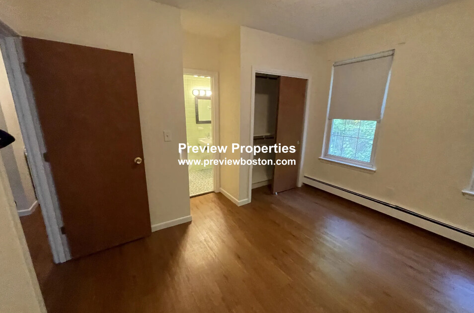 66 South Huntington Ave, Jamaica Plain