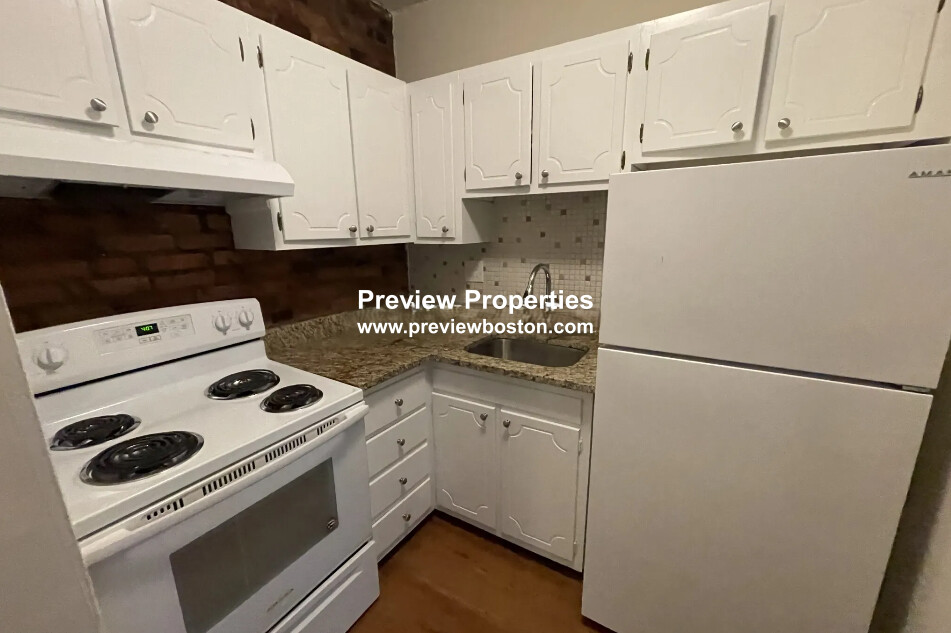 66 South Huntington Ave, Jamaica Plain