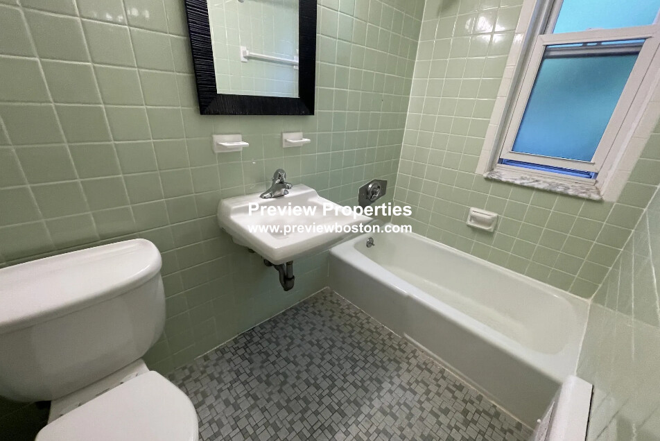 66 South Huntington Ave, Jamaica Plain