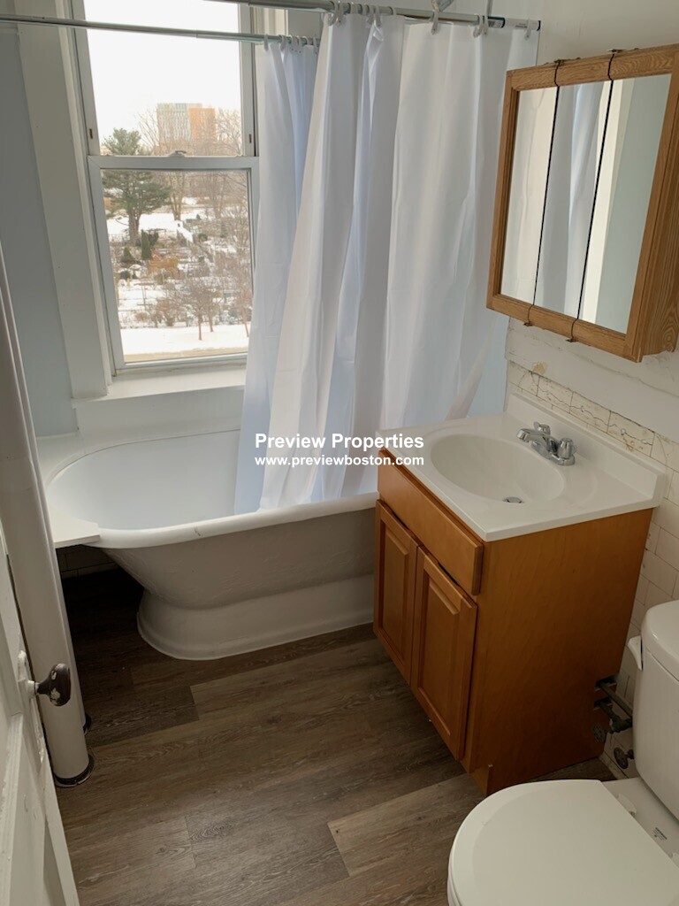 1179 Boylston St, Fenway