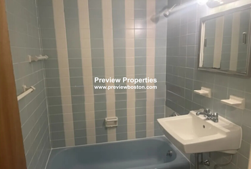 2018 Commonwealth Ave, Brighton