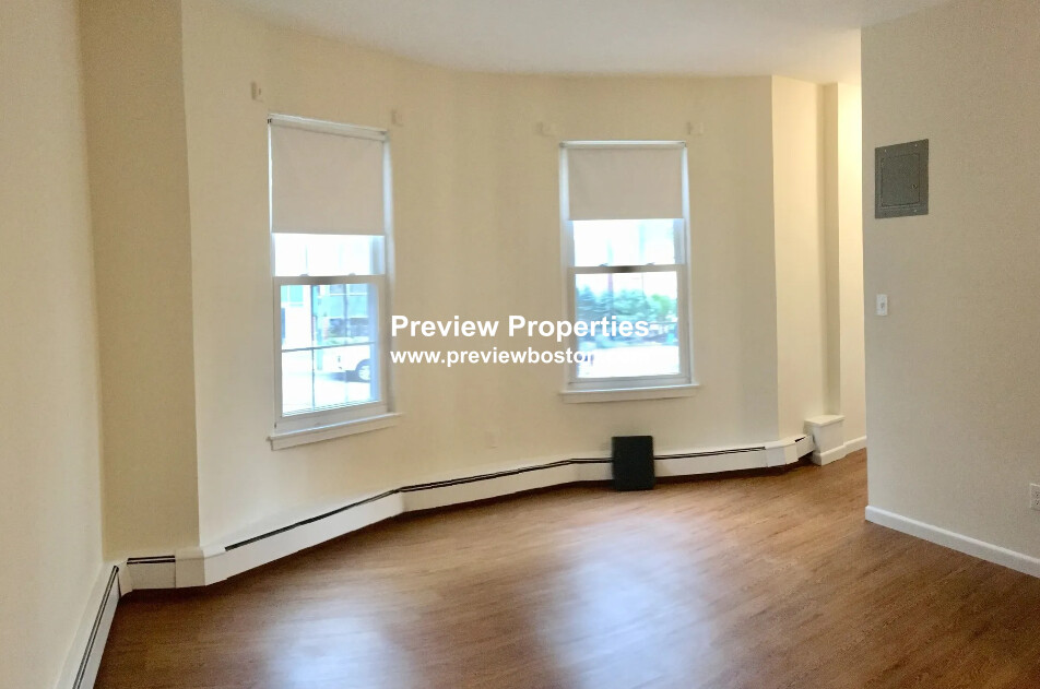 82 South Huntington Ave, Mission Hill