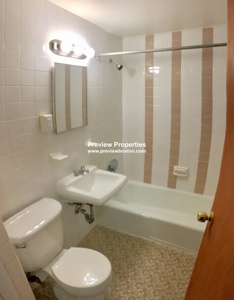 82 South Huntington Ave, Mission Hill