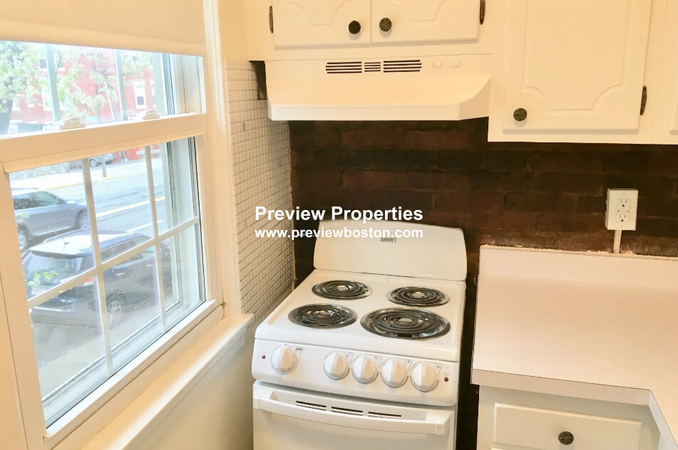 82 South Huntington Ave, Mission Hill