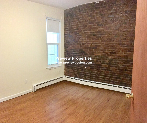 82 South Huntington Ave, Mission Hill