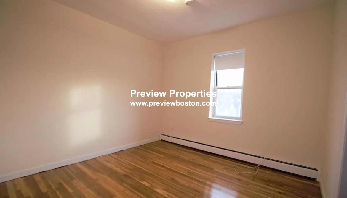 172 North Beacon St, Brighton