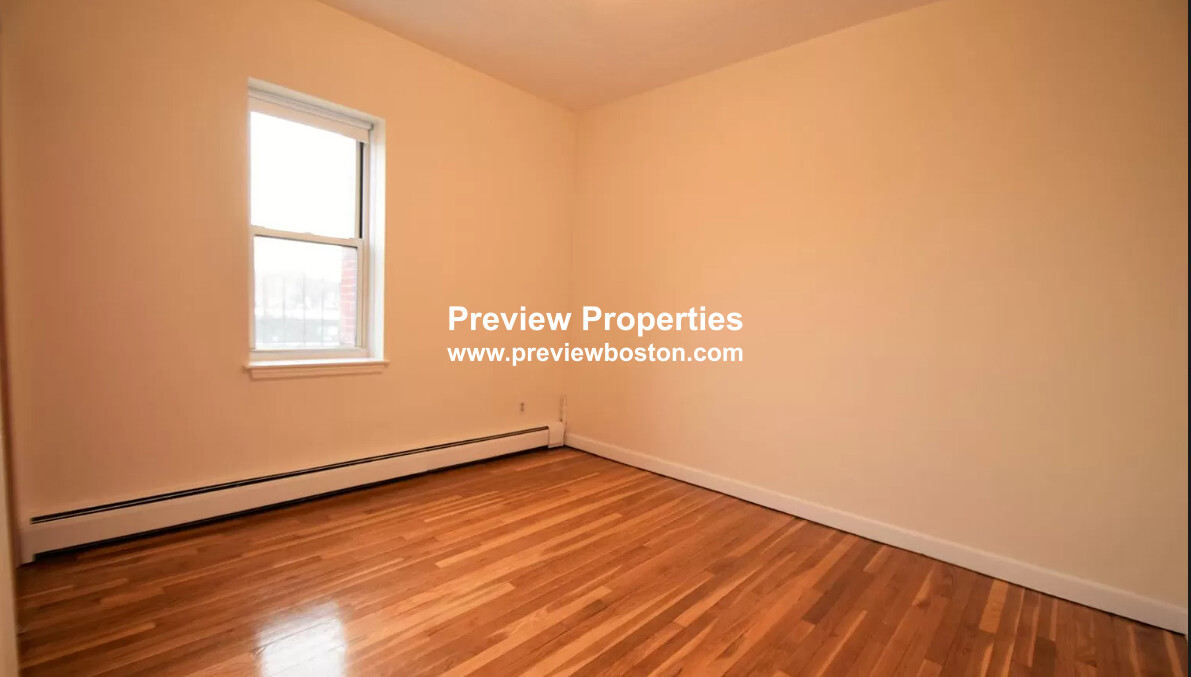 172 North Beacon St, Brighton