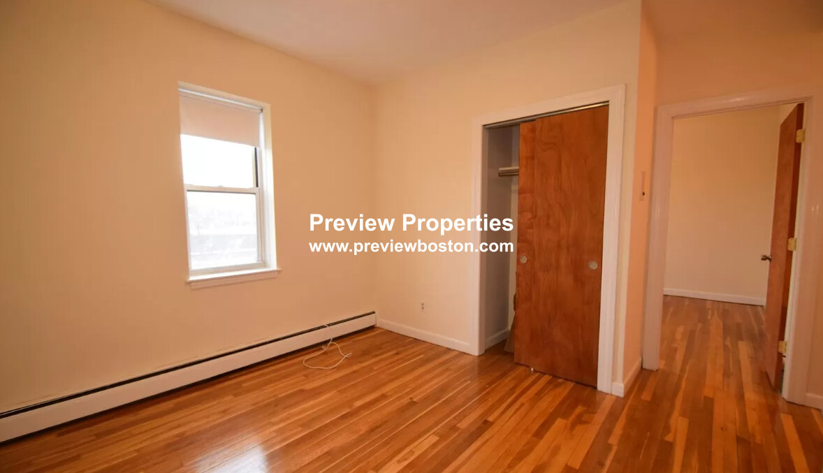 172 North Beacon St, Brighton