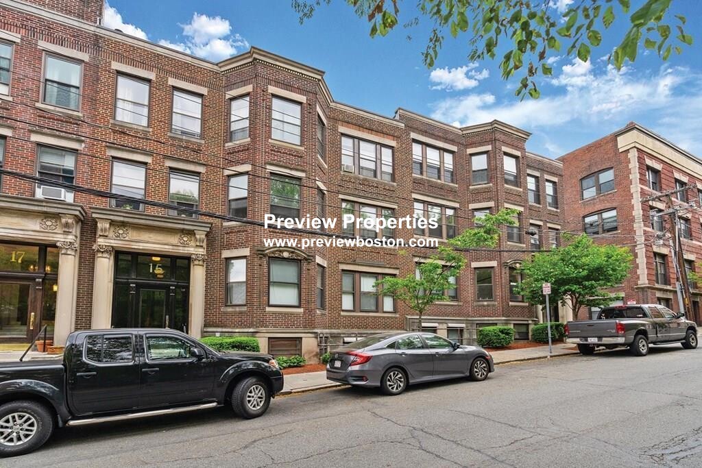 33 Stearns Rd, Coolidge Corner