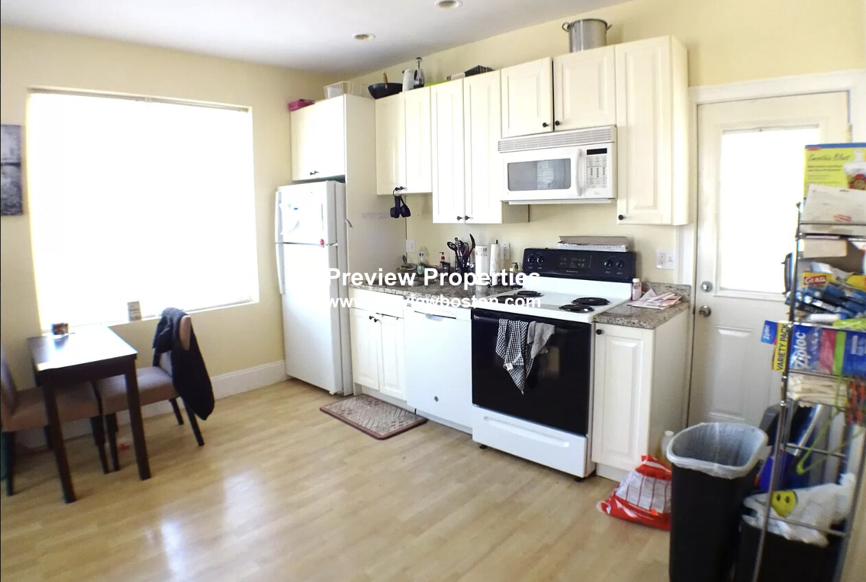 846 Dorchester Ave, Dorchester