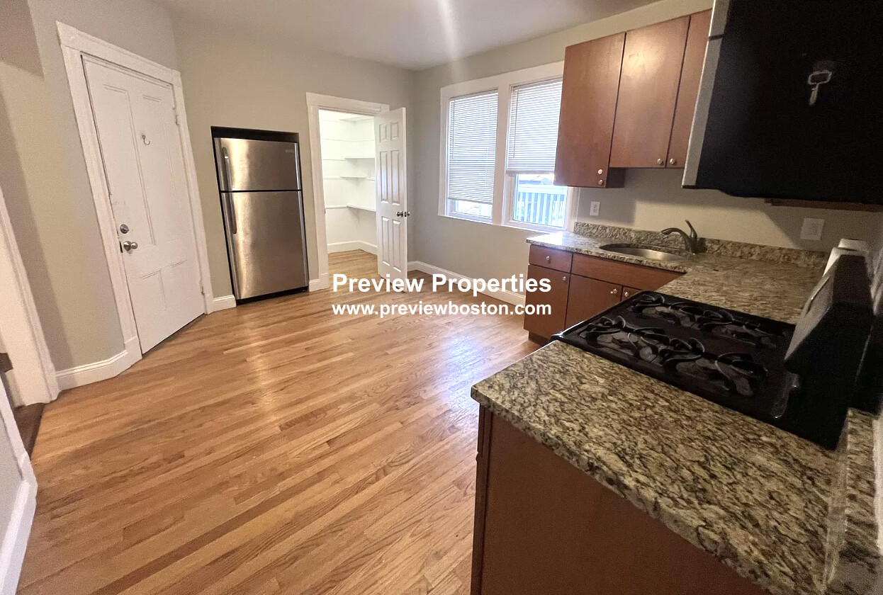 17 Maryland St, Dorchester