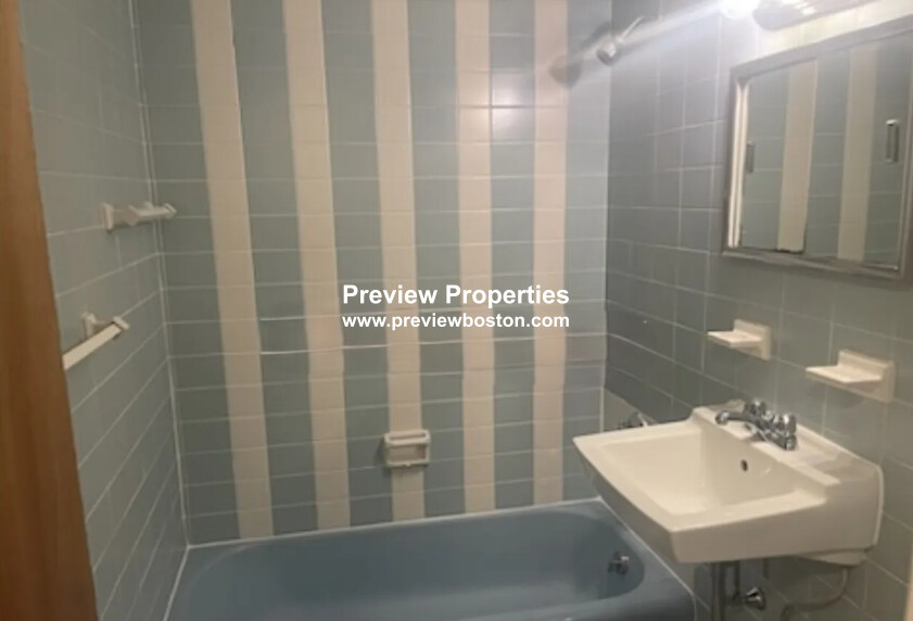 2018 Commonwealth Ave, Brighton