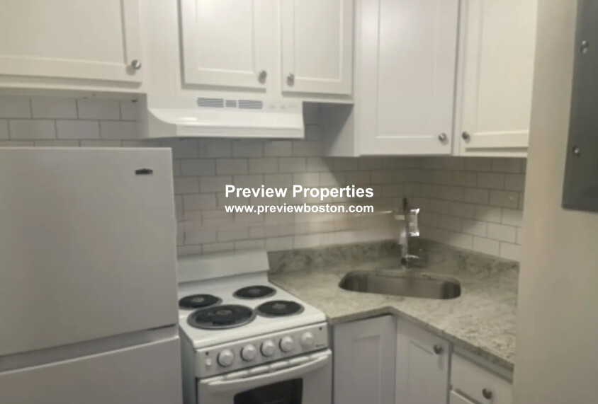 2018 Commonwealth Ave, Brighton