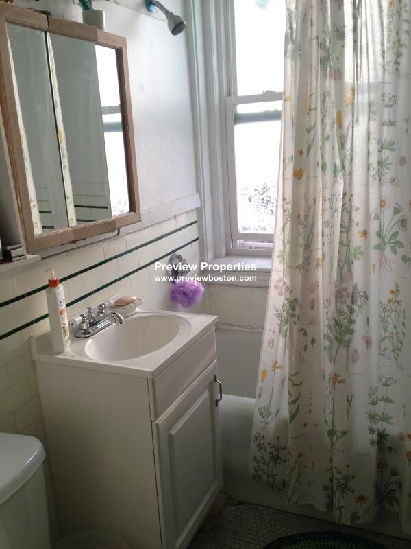 1615 Commonwealth Ave, Brighton