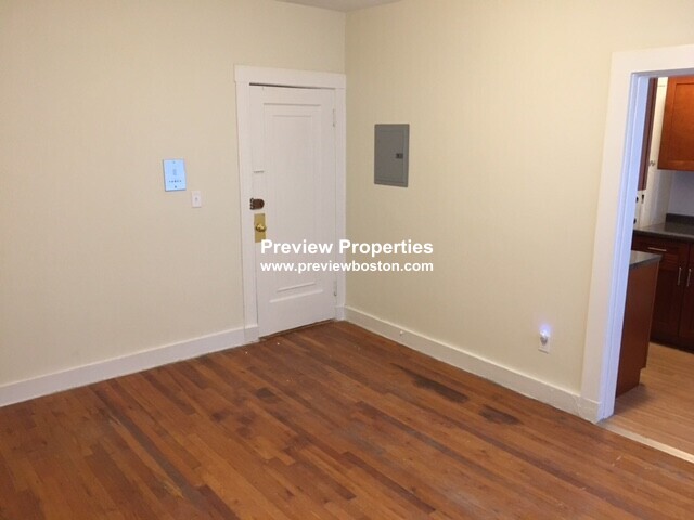 109 Brainerd Rd, Allston