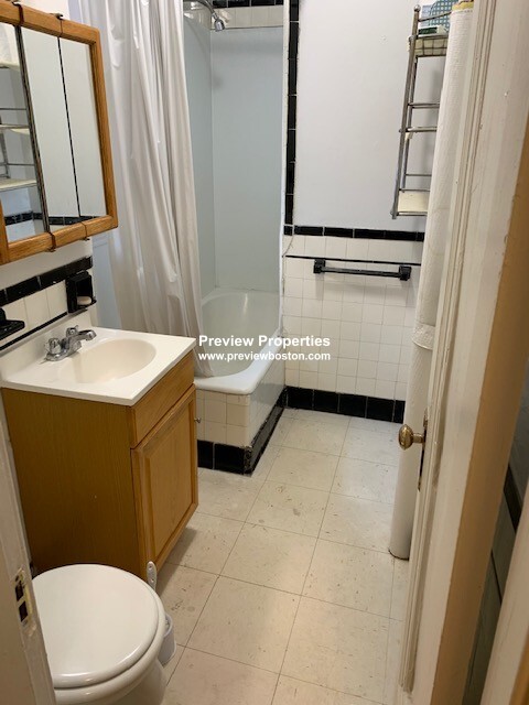 1800 Commonwealth Ave, Brighton