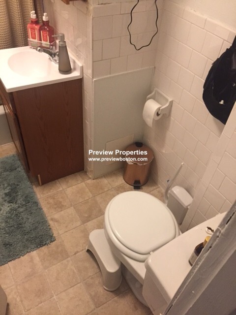 1820 Commonwealth Ave, Brighton