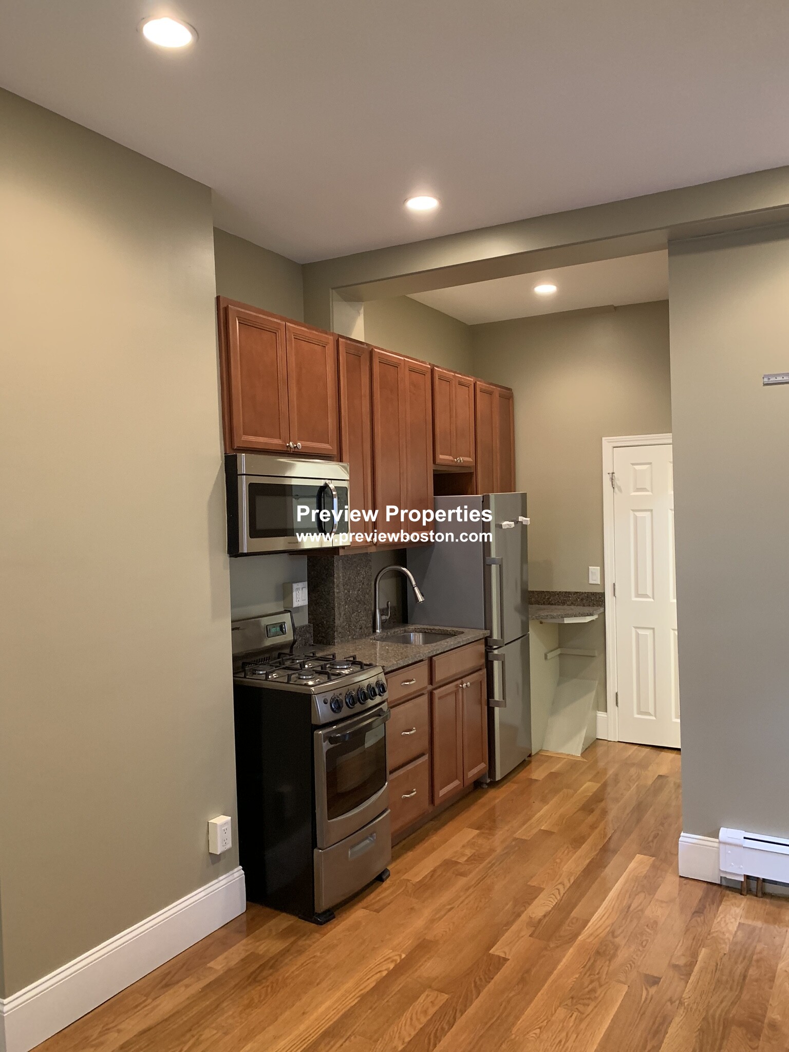 144 Mount Auburn St, West Cambridge