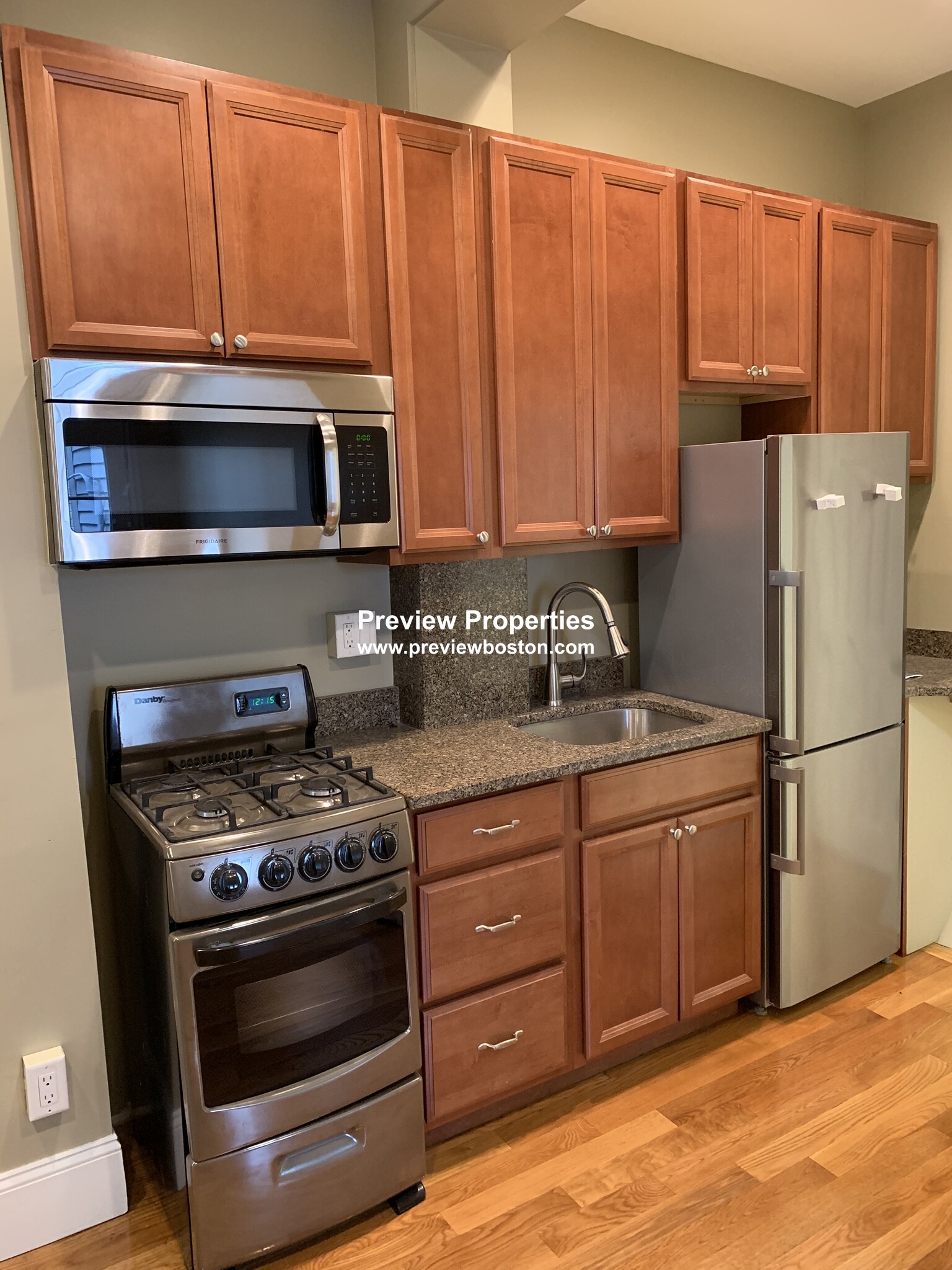 144 Mount Auburn St, West Cambridge