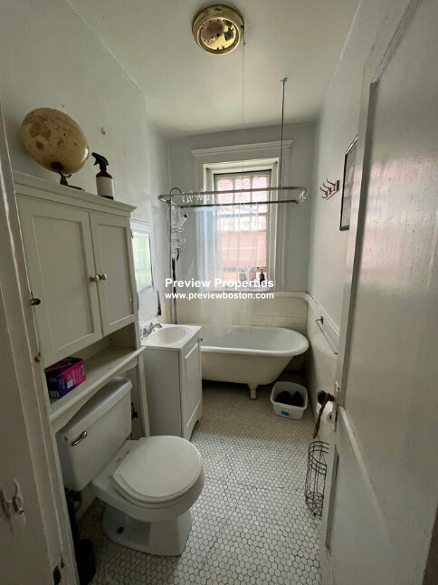 1450 Commonwealth Ave, Brighton