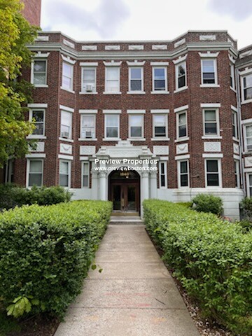 1840 Commonwealth Ave, Brighton