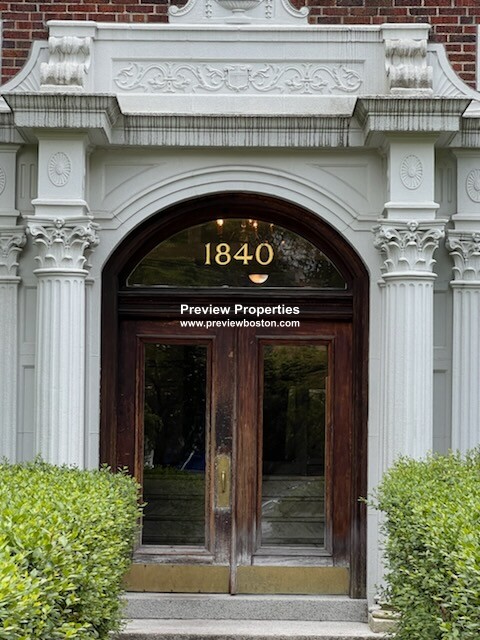 1840 Commonwealth Ave, Brighton