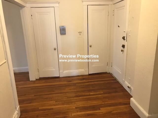 1810 Commonwealth Ave, Brighton