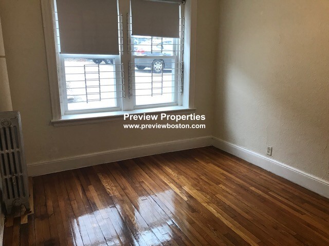 1810 Commonwealth Ave, Brighton