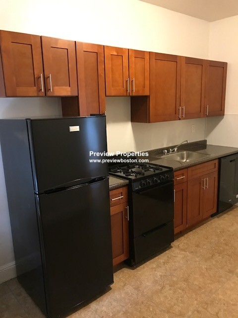 1820 Commonwealth Ave, Brighton