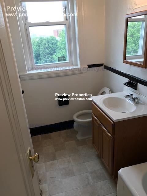 1820 Commonwealth Ave, Brighton