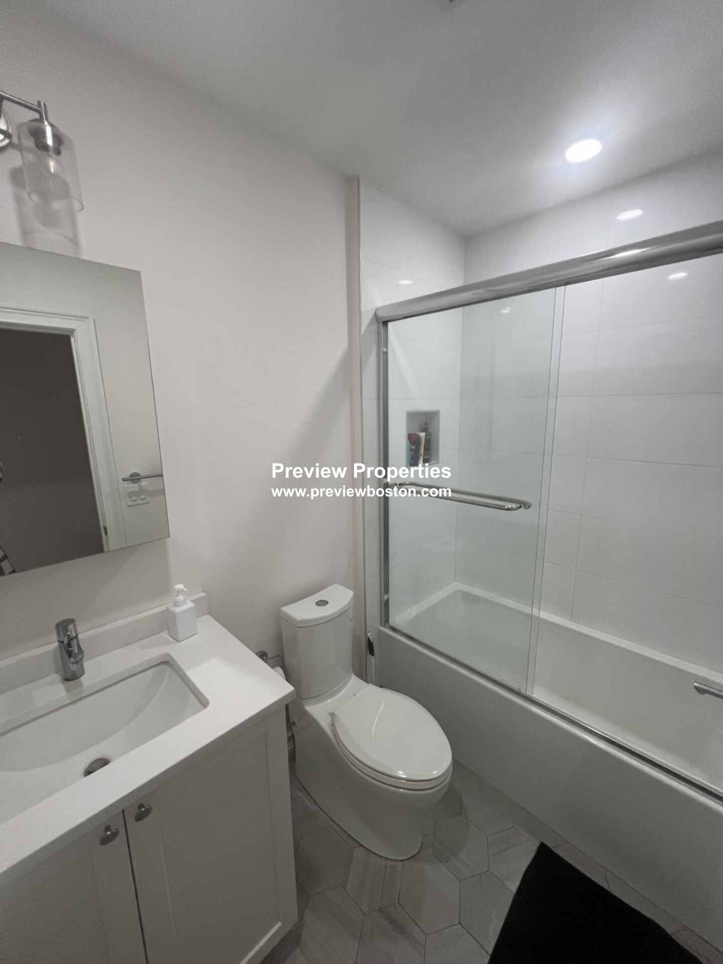 14 Mount Hood Rd, Brighton