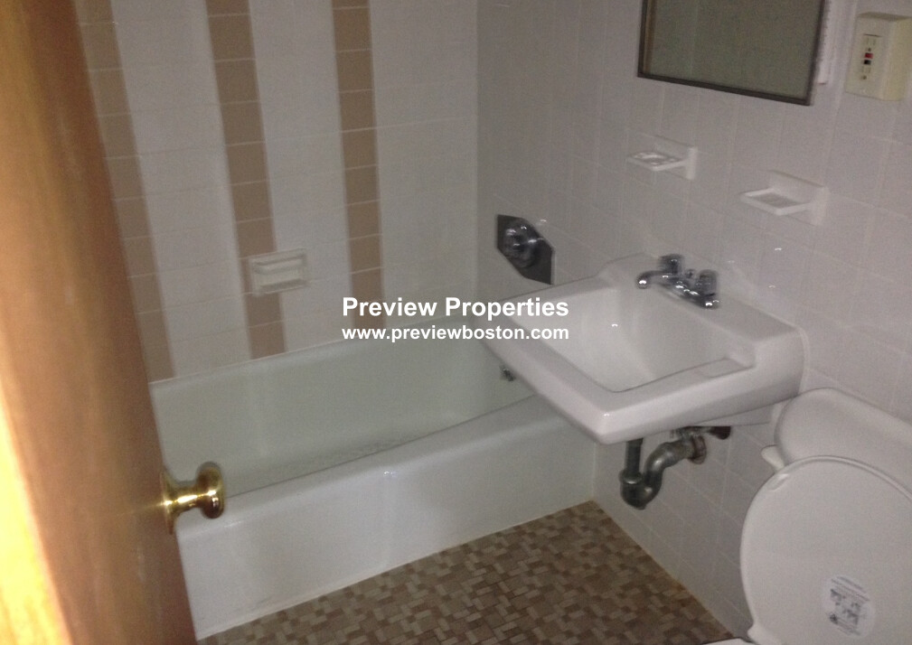 50 South Huntington Ave, Jamaica Plain