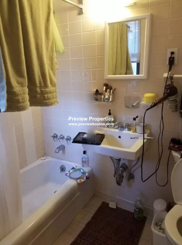 1315 Commonwealth Ave, Allston