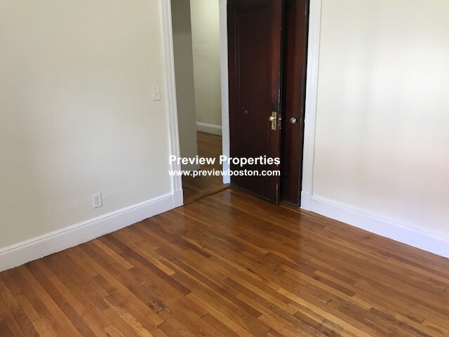 1800 Commonwealth Ave, Brighton