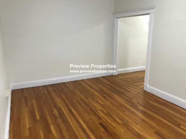 1800 Commonwealth Ave, Brighton