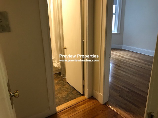 1179 Boylston St, Fenway