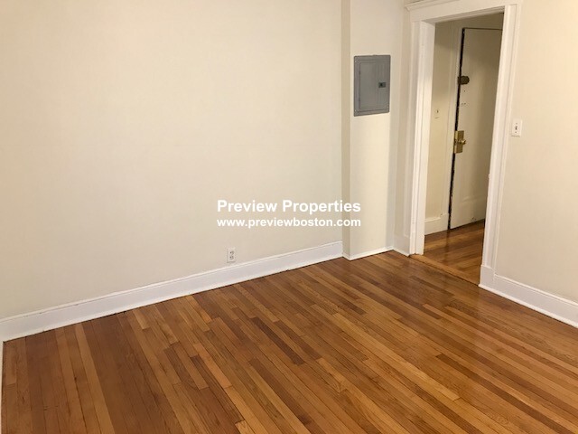 1179 Boylston St, Fenway