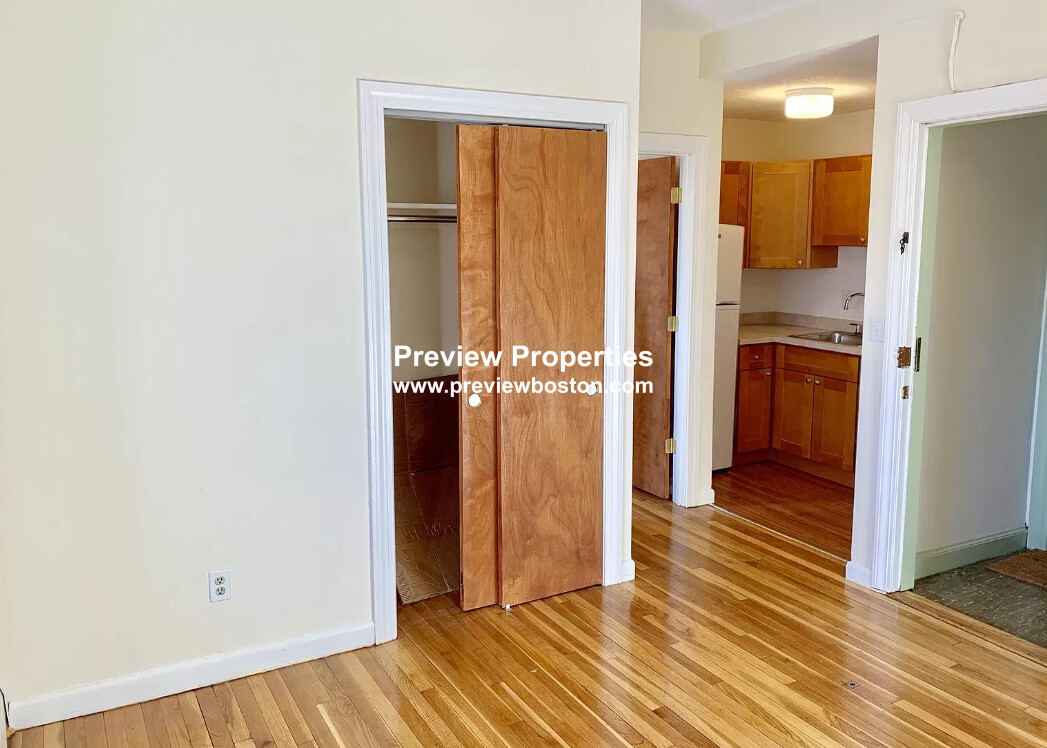 172 North Beacon St, Brighton