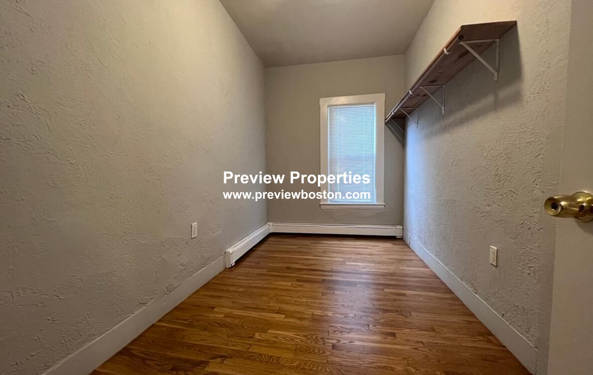 11 Snow St, Brighton