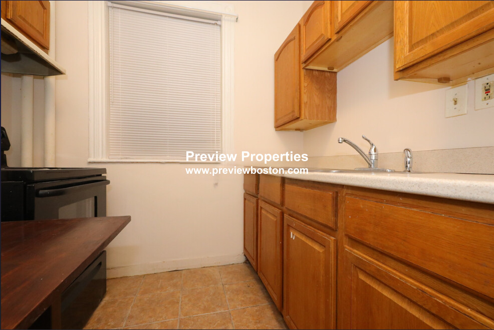 78 Glenville Ave, Allston