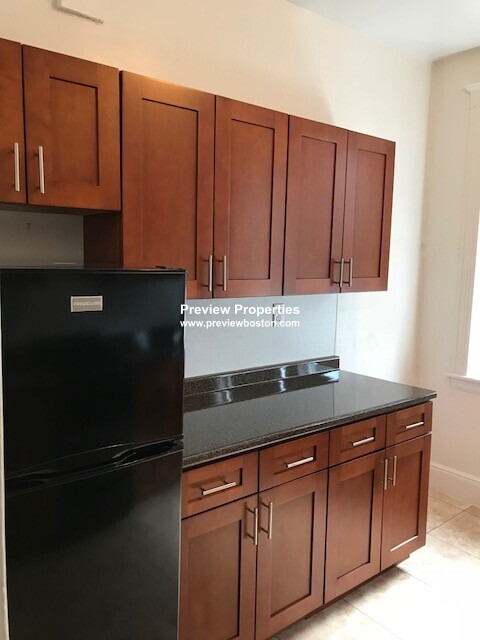 1810 Commonwealth Ave, Brighton