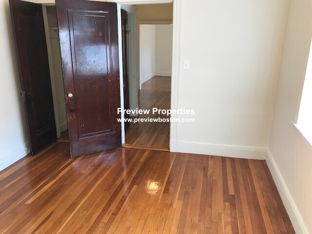 1810 Commonwealth Ave, Brighton