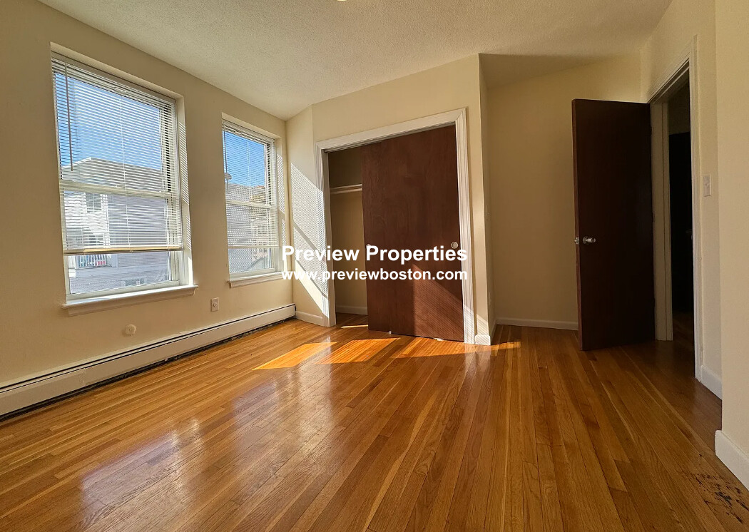 160 North Beacon St, Brighton