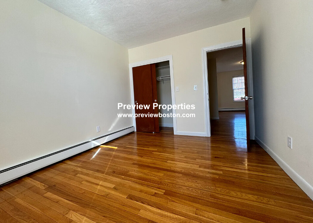 160 North Beacon St, Brighton