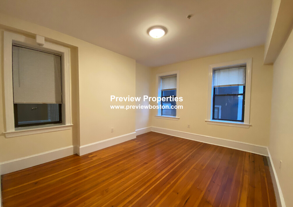 885 Massachusetts Ave, Mid Cambridge