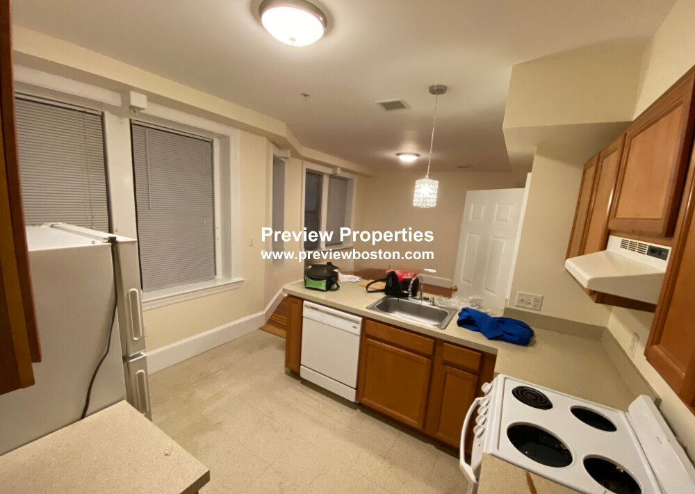 885 Massachusetts Ave, Mid Cambridge