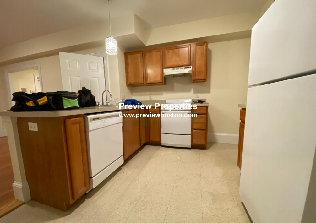 885 Massachusetts Ave, Mid Cambridge