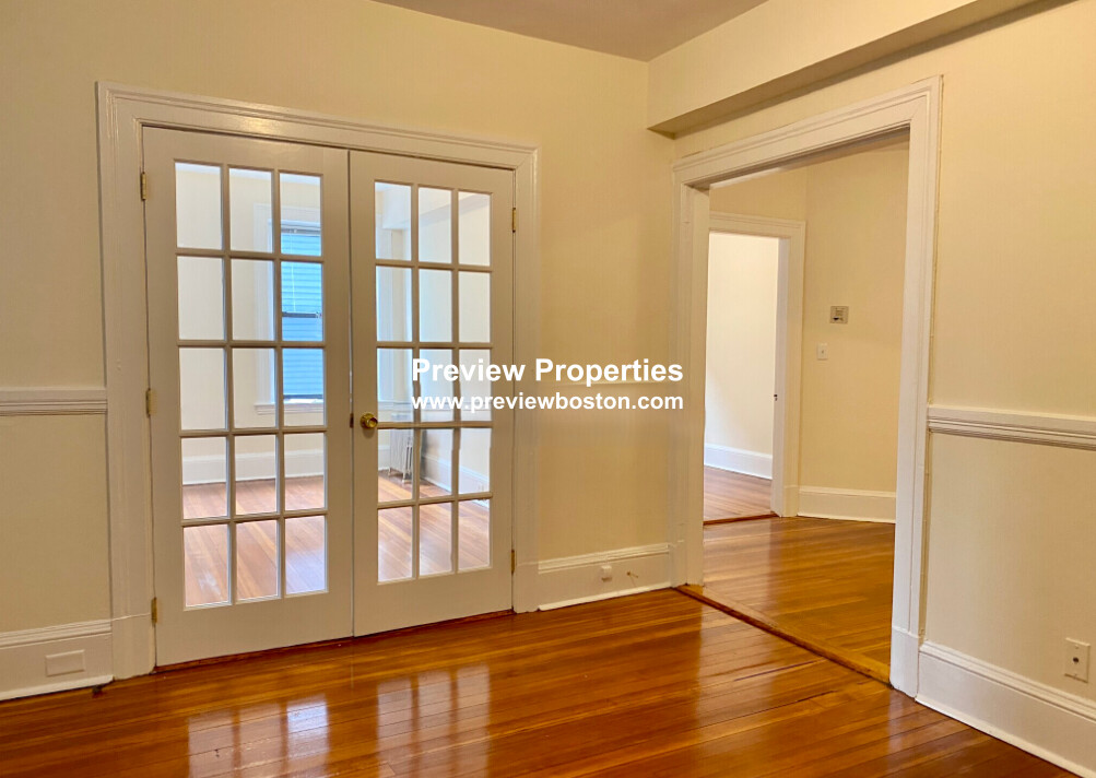 885 Massachusetts Ave, Mid Cambridge