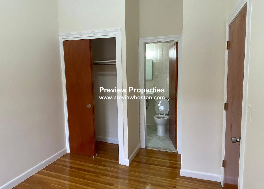 164 North Beacon St, Brighton